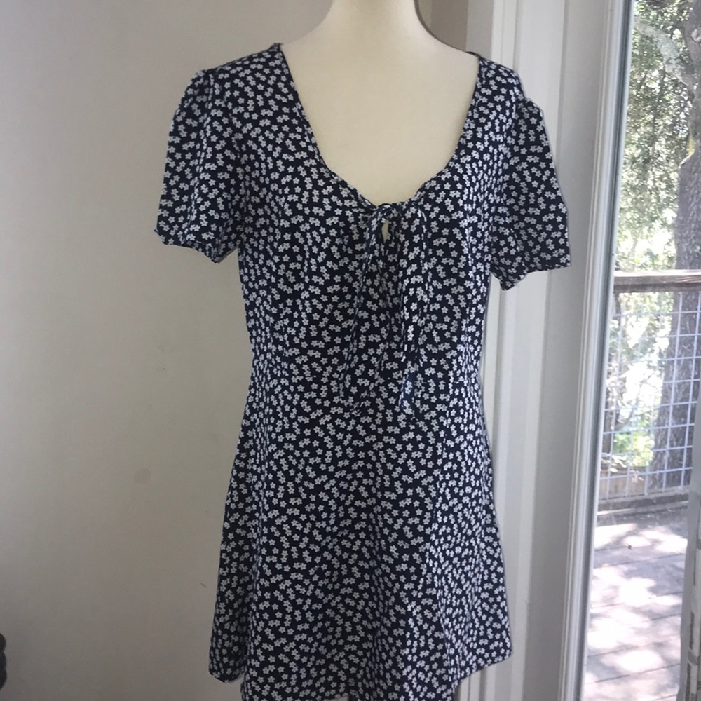 So cute blue dress with white flowers NWT - Picture 2 of 14